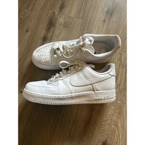 Nike Air Force 1 '07 Low Mens Size 11 White Athletic Lifestyle Shoes Sneakers